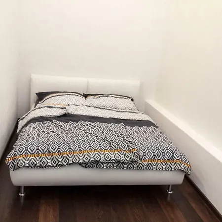 Spacious Elite House In Heart Of